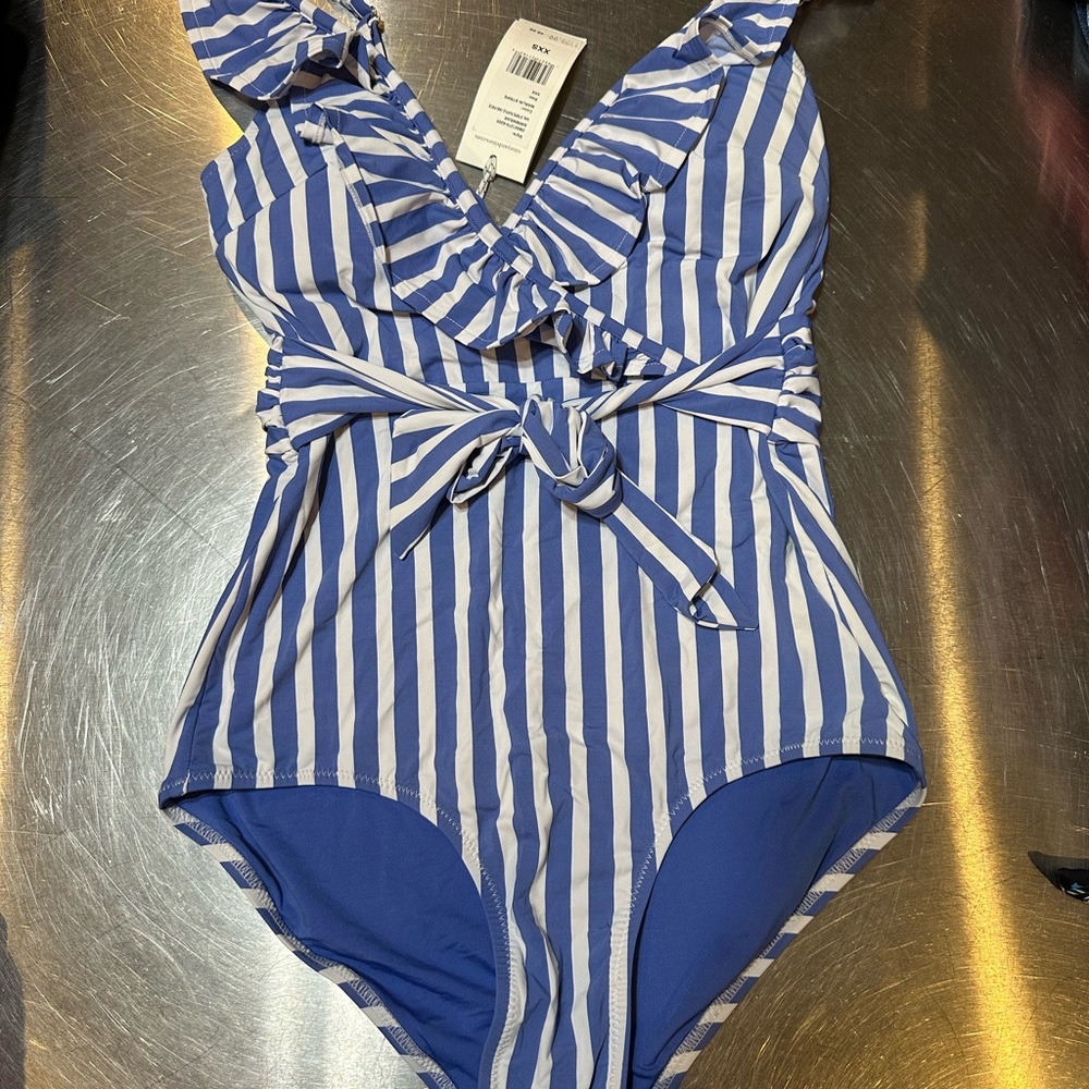 Vineyard Vines one piece suit NWT